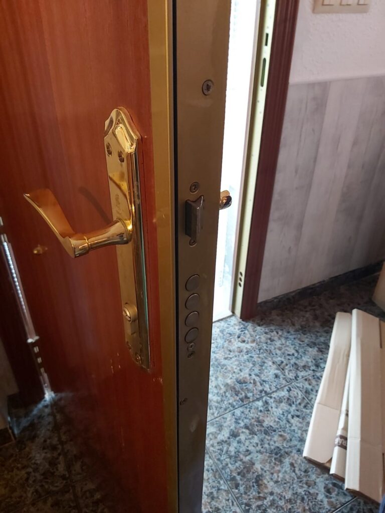 Apertura de puertas Algerri