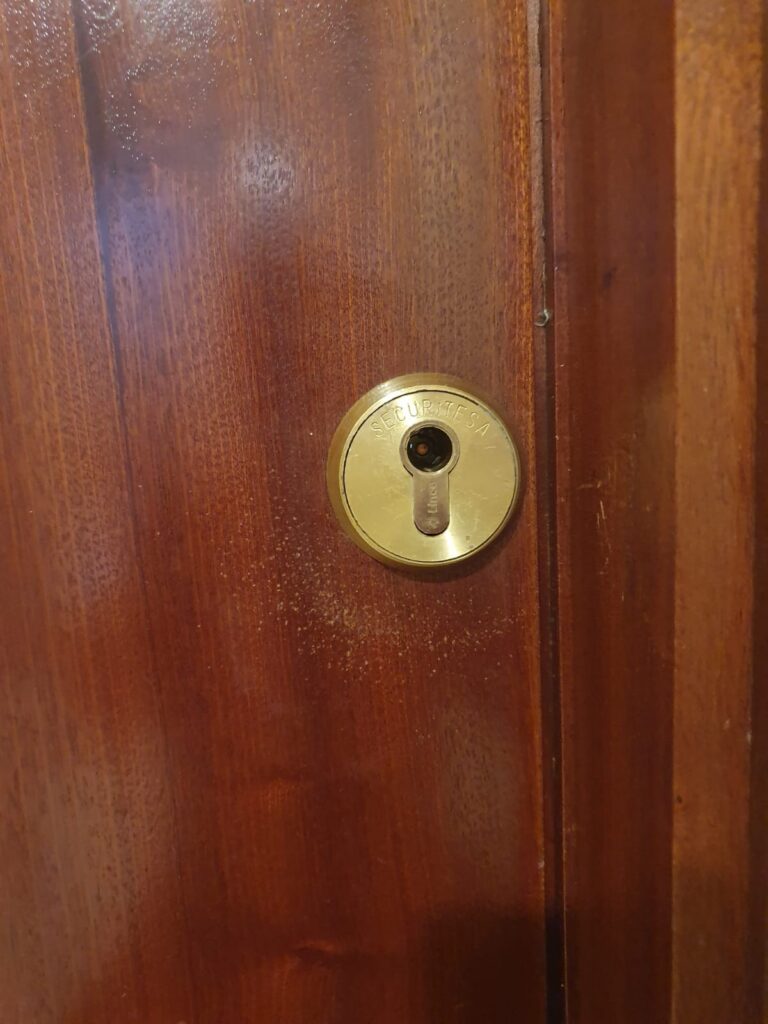 Apertura de puertas Gimenells
