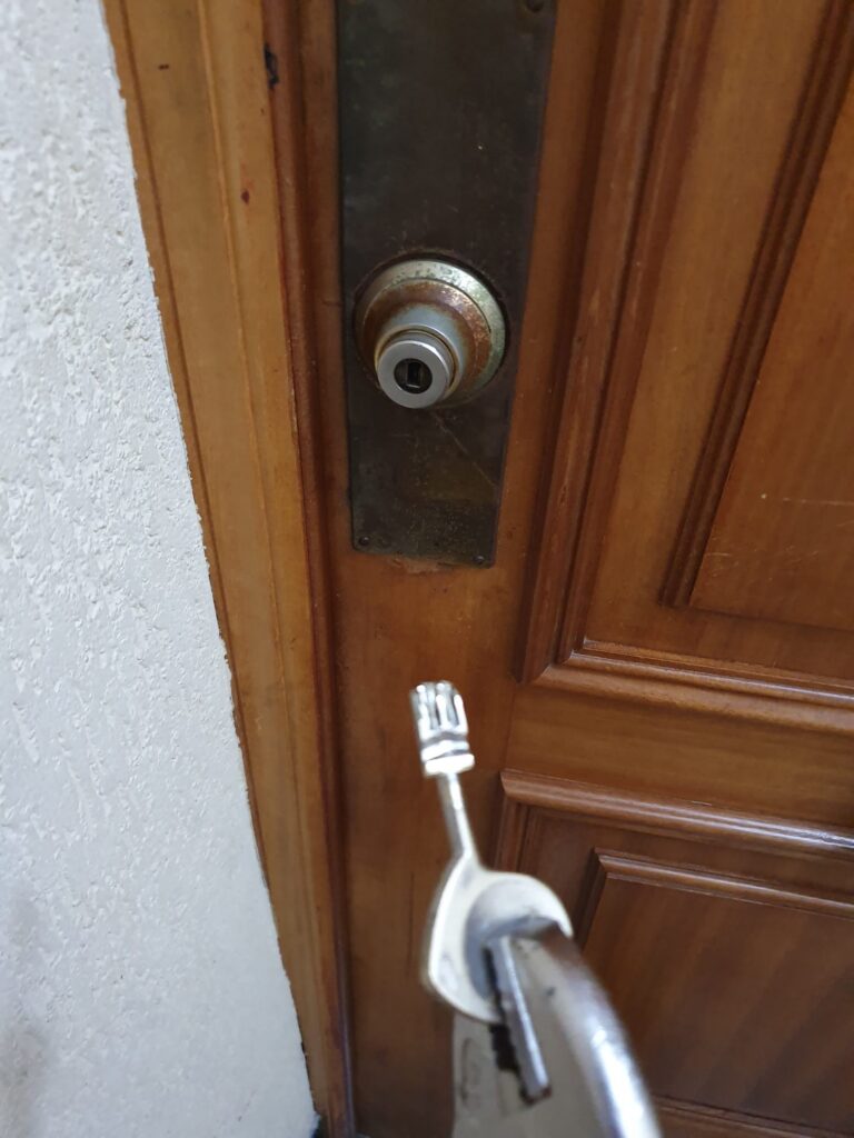 Apertura de puertas Lleida