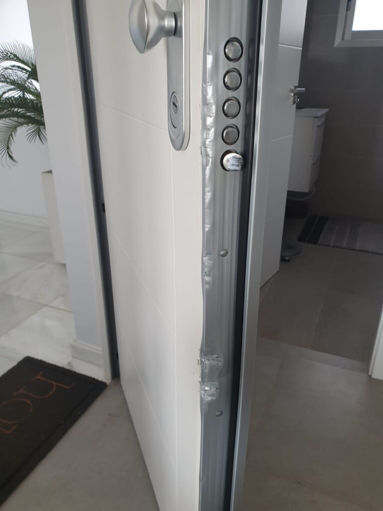 Apertura de puertas Miralsot de Dalt