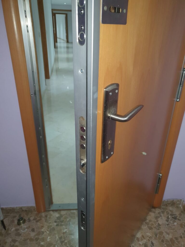 Apertura de puertas Montoliu de Lleida