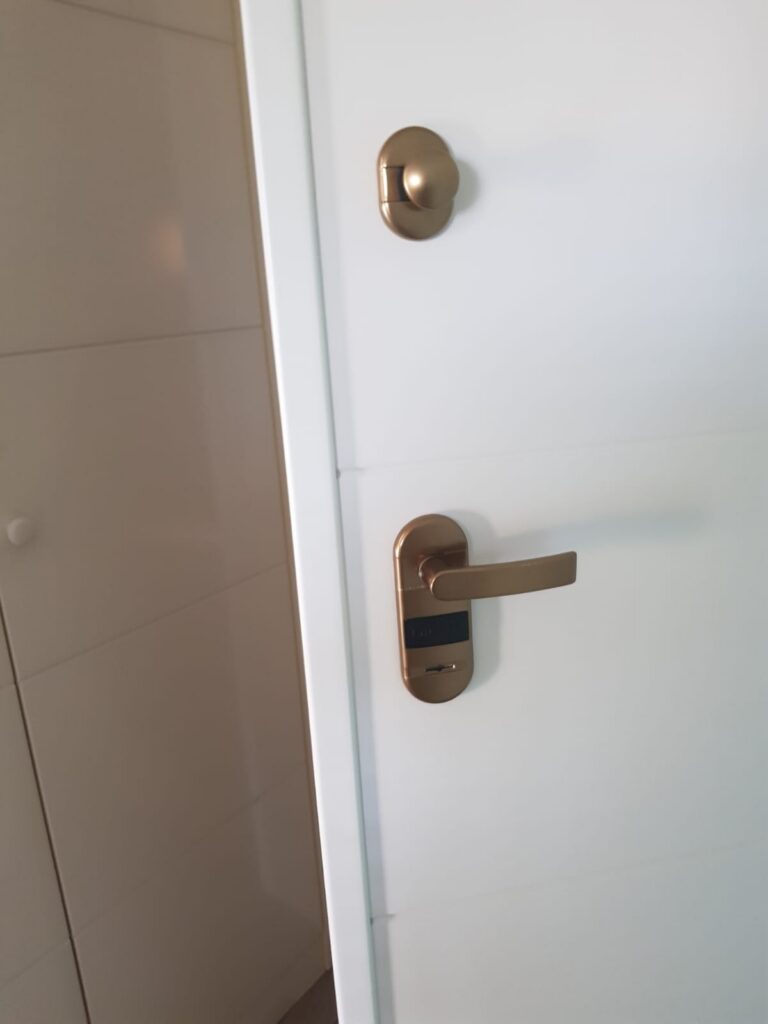 Apertura de puertas Velilla de Cinca