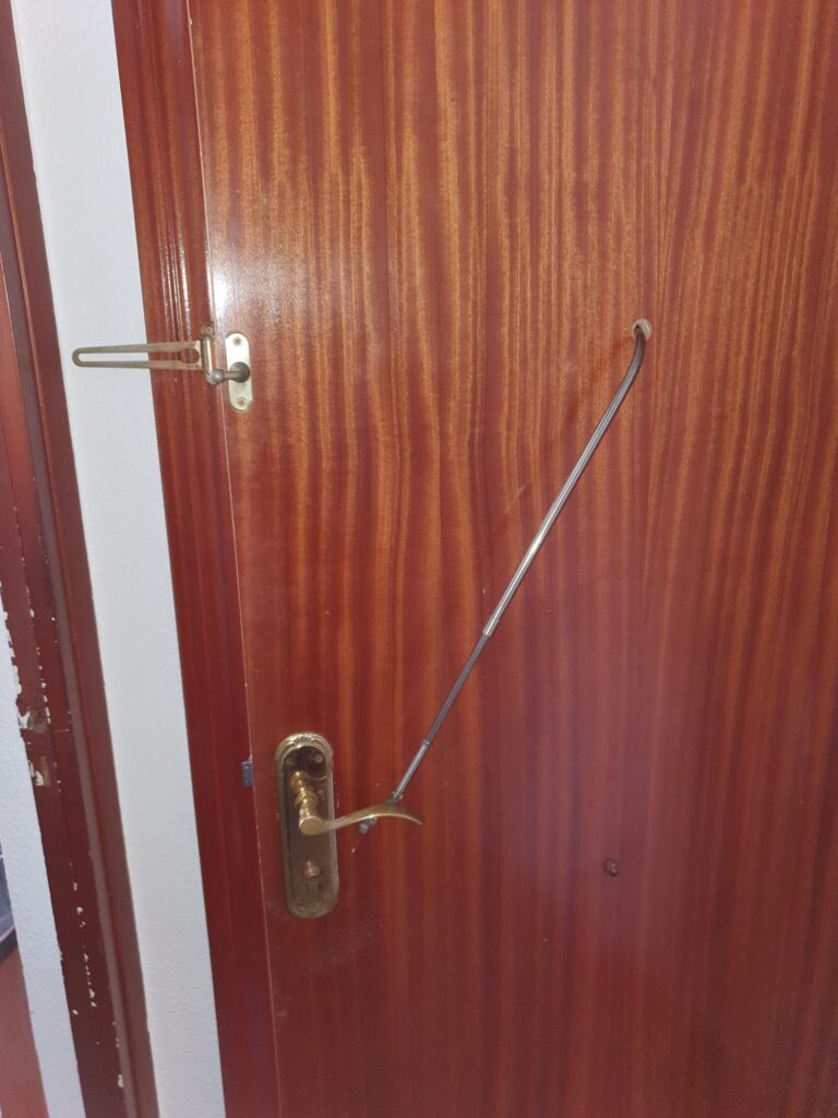 Apertura de puertas el Cogul