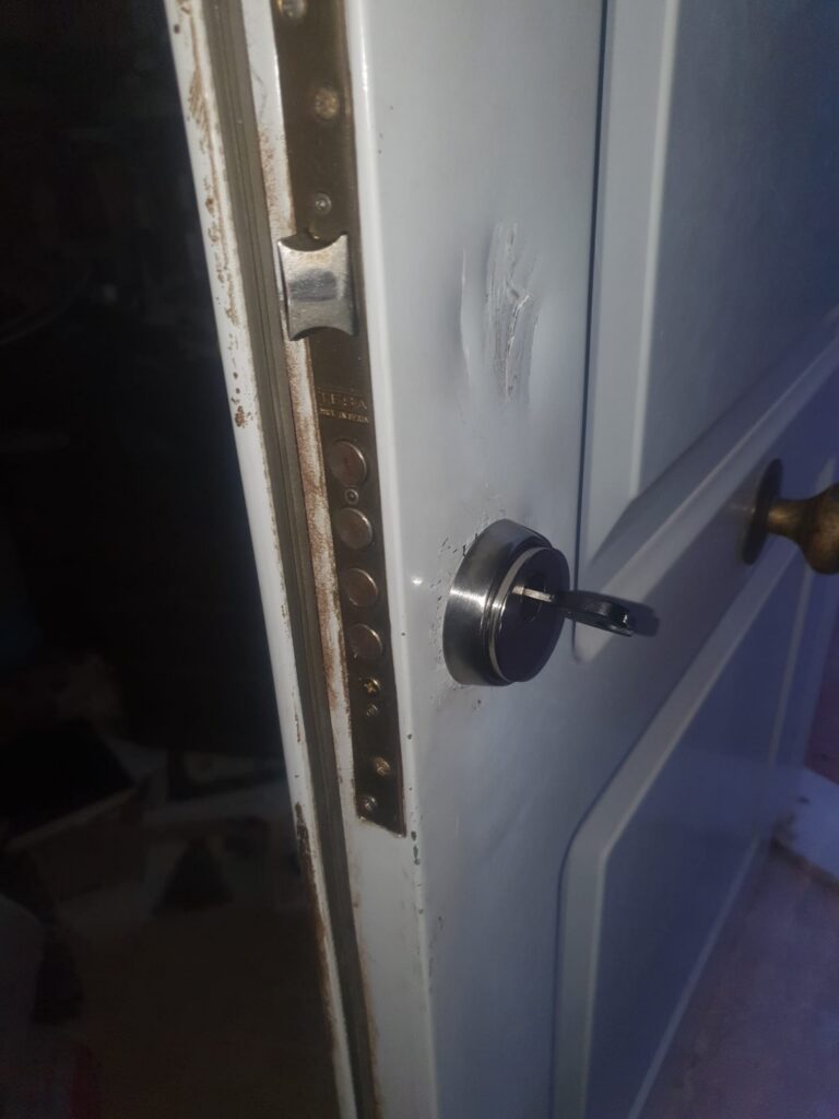 Apertura de puertas la Portella